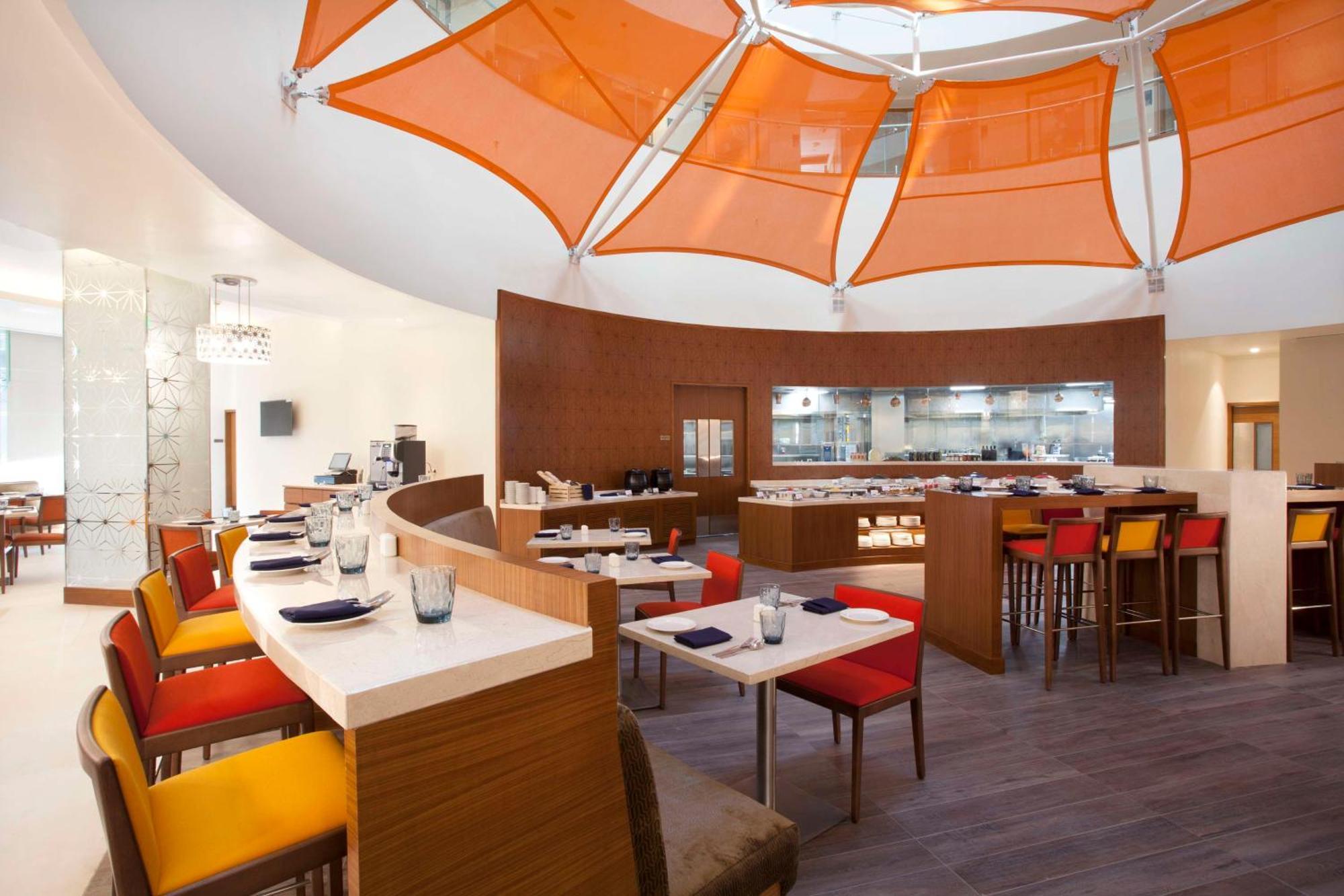 Hyatt Place Hyderabad Banjara Hills Экстерьер фото The restaurant