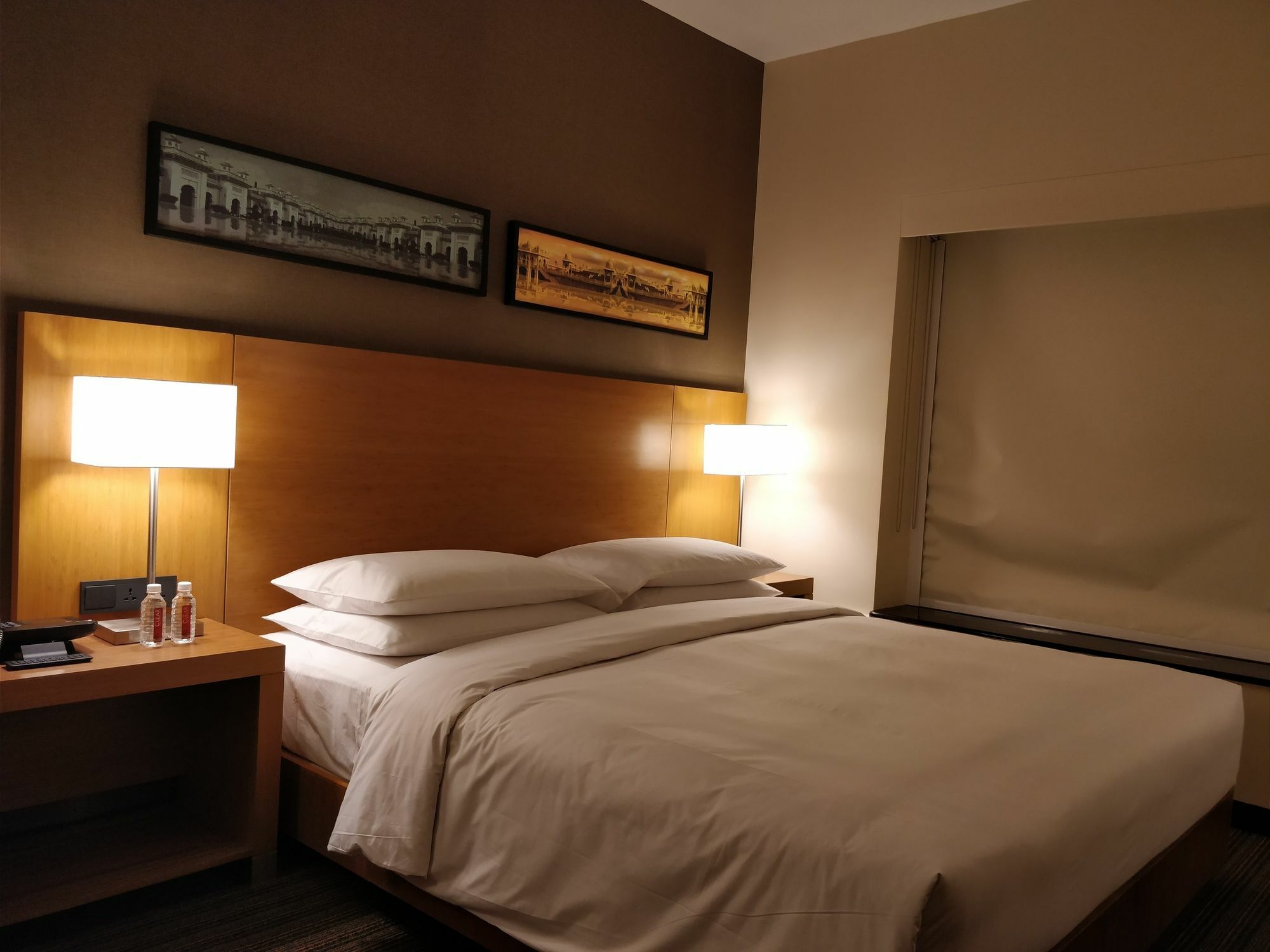 Hyatt Place Hyderabad Banjara Hills Экстерьер фото A room at the hotel